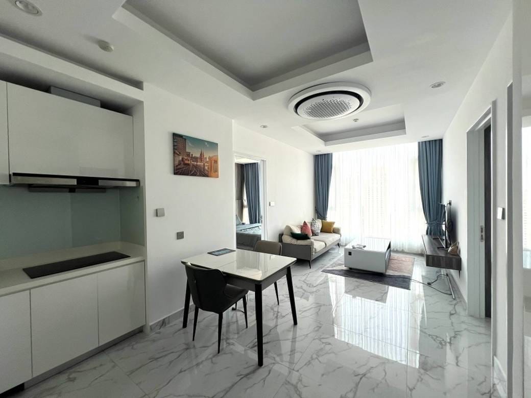 J Tower 2 Condominium | $1,380 Condo