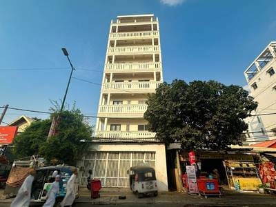 $380 Condo