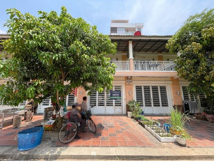 Villa À vendre à Preaek Anhchanh, Mukh Kampul, Kandal
