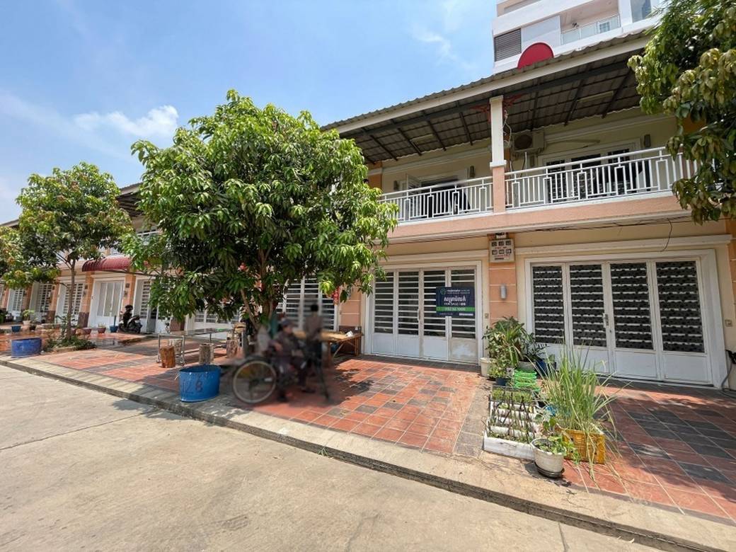 $62,000 Vila