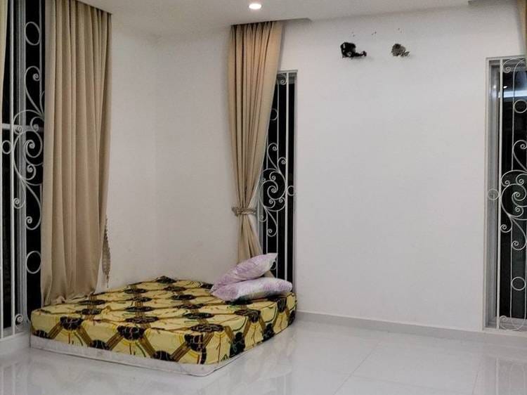 Villa For Sale in Preaek Lieb, Chroy Changvar, Phnom Penh