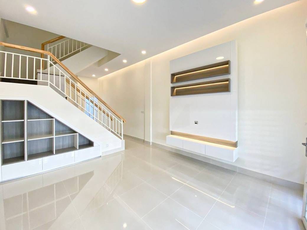 Shophouse For Rent in Chbar Ampov $400