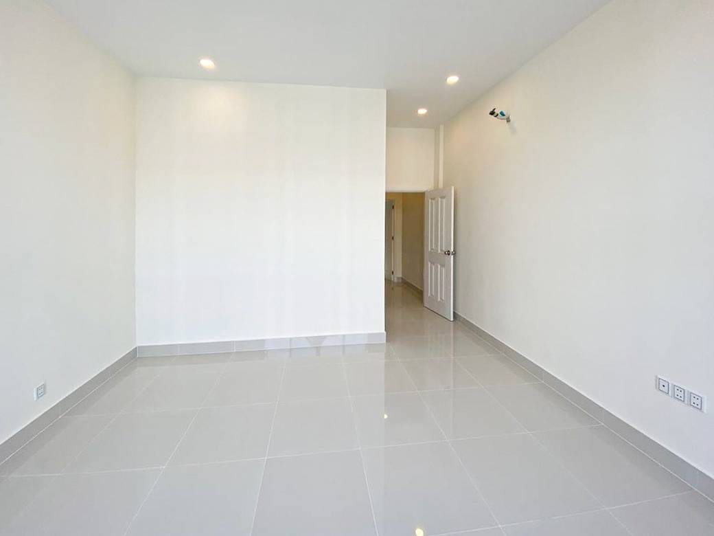 71.4 sqm Land Size Shophouse For Rent for $400