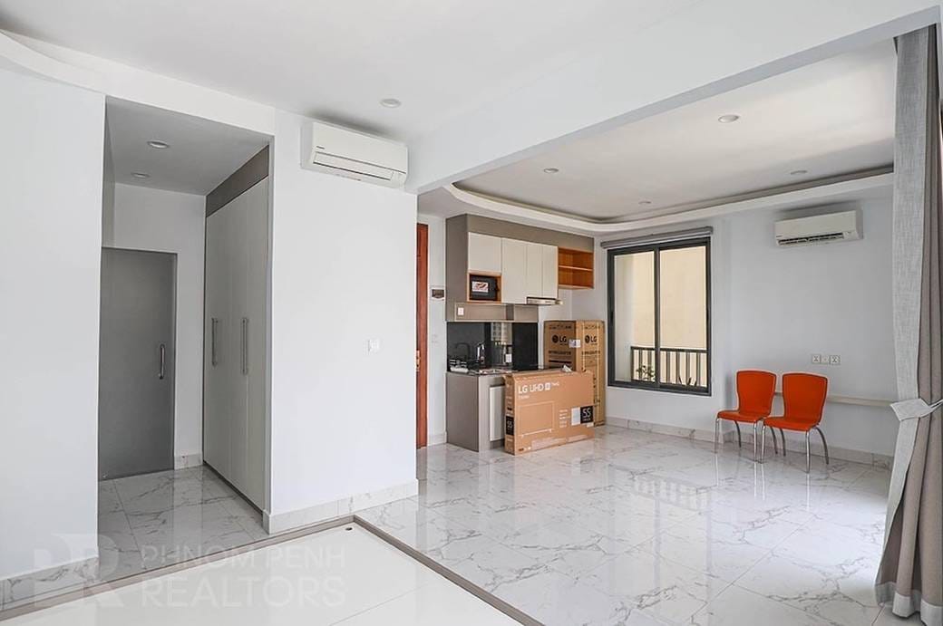 $400 Condo