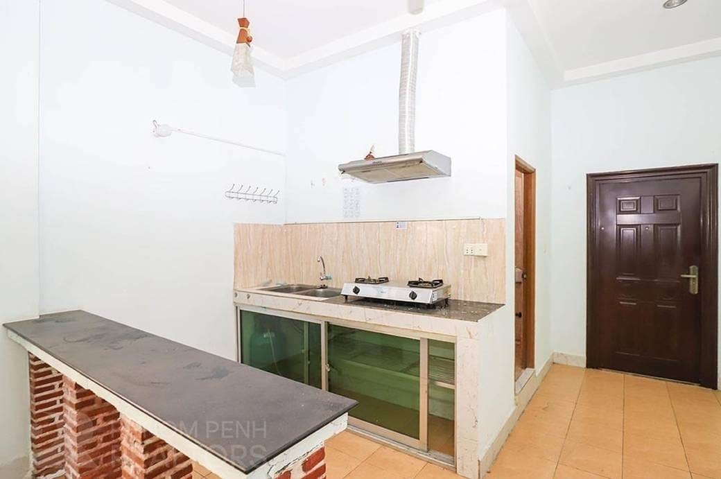 $350 Flat House