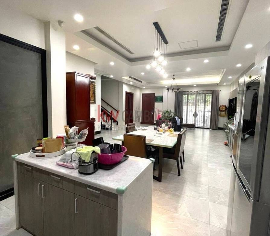 Villa For Sale with 3 Parking Space