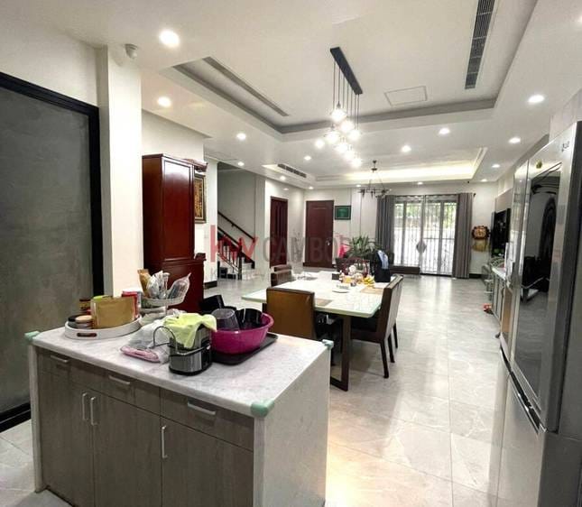 Villa For Sale with 3 Parking Space