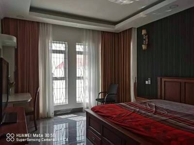 300 sqm Land Size Vila K pronájmu