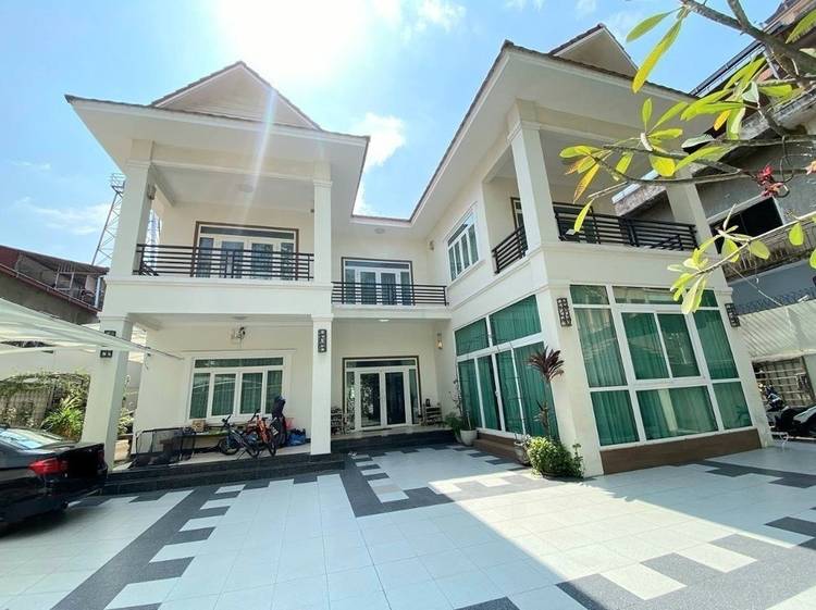Villa À louer à Toul Tum Poung 1, Chamkarmon, Phnom Penh
