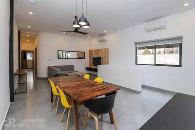 $1,300 Flat House