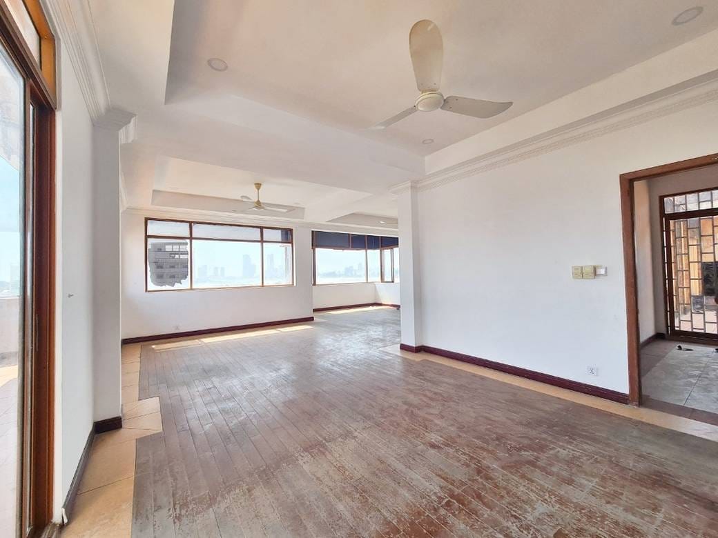 អាគារ សំរាប់ជួល នៅChroy Changvar តម្លៃ $6,000
