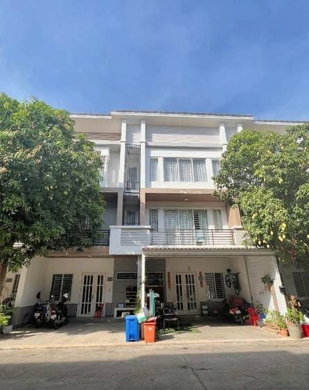 3 Bedrooms Link House For Rent