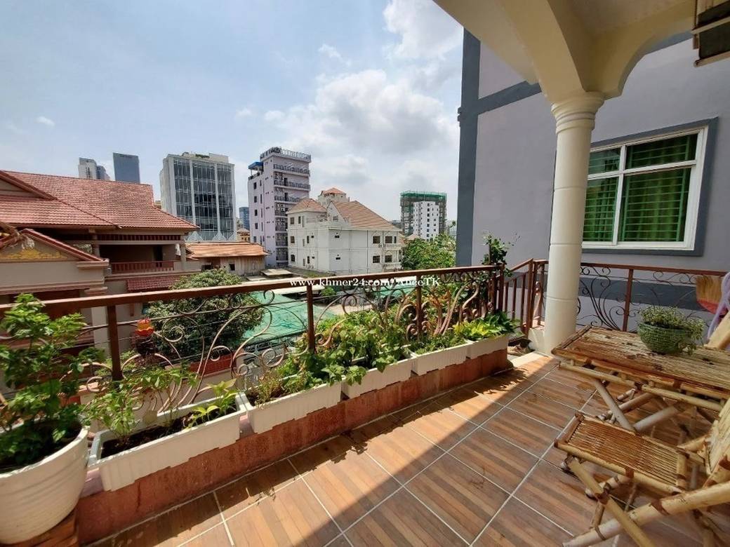 110 sqm Living Size Apartment For Rent in Toul Kork