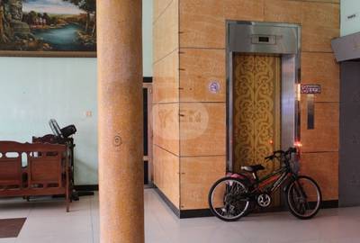 Bâtiment For Sale & Rent de 558.25 m² de terrain