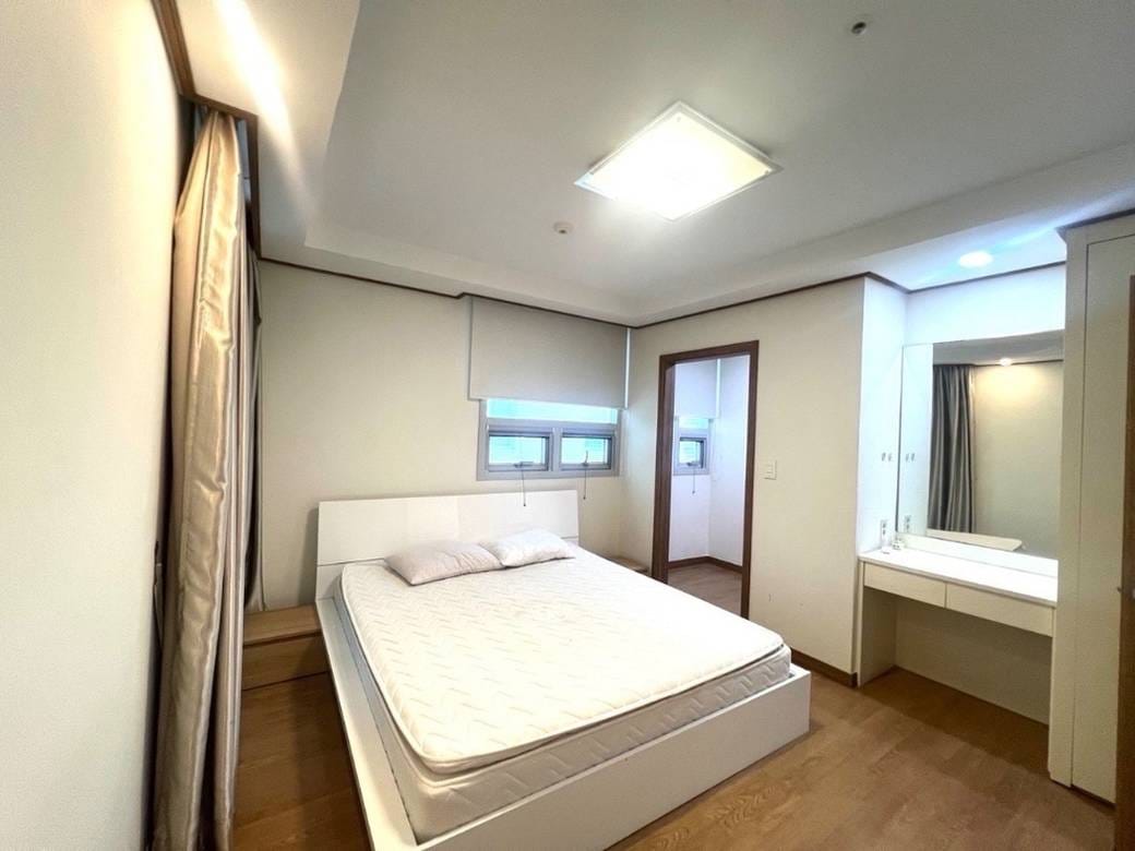 De Castle Royal Condominium | Boeng Keng Kang에 있는 전용면적 52-261㎡ 콘도 임대