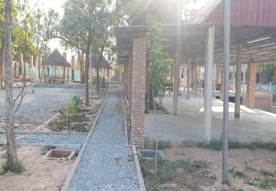 Mkak Lot Na prodej in Mkak