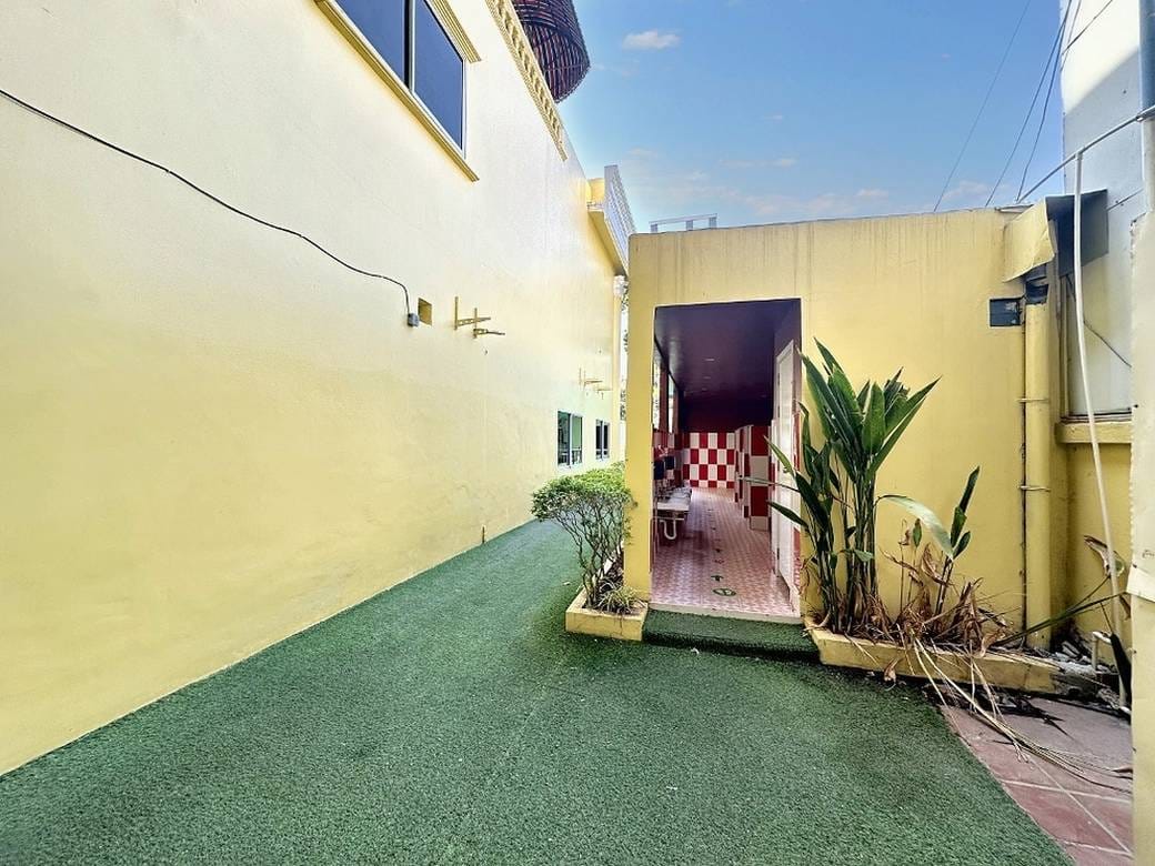 800 sqm Land Size Vila K pronájmu