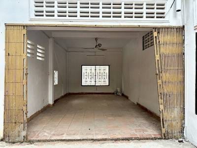 $3,000 Vila