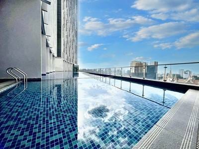 The Bridge | 32-203 sqm Living Size Condo Na prodej in Chamkarmon