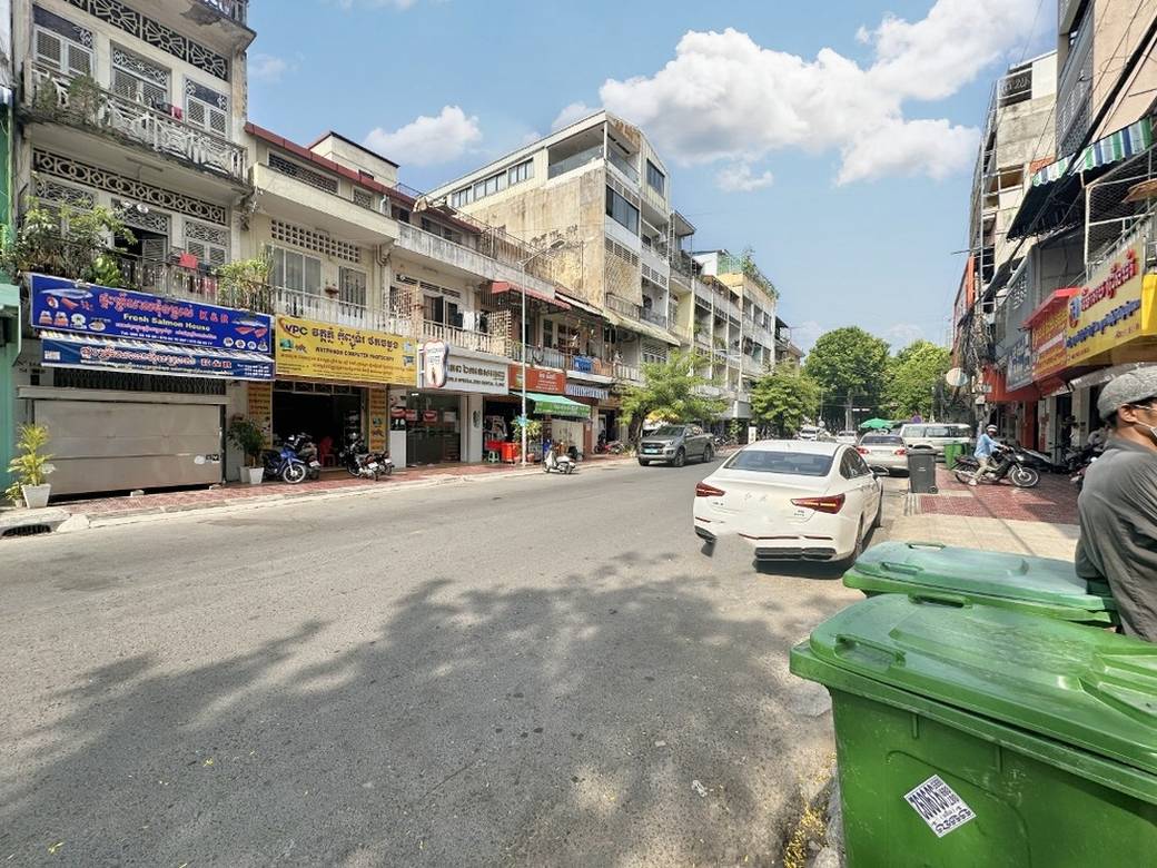 61.2 sqm Land Size CommercialShophouse For Rent