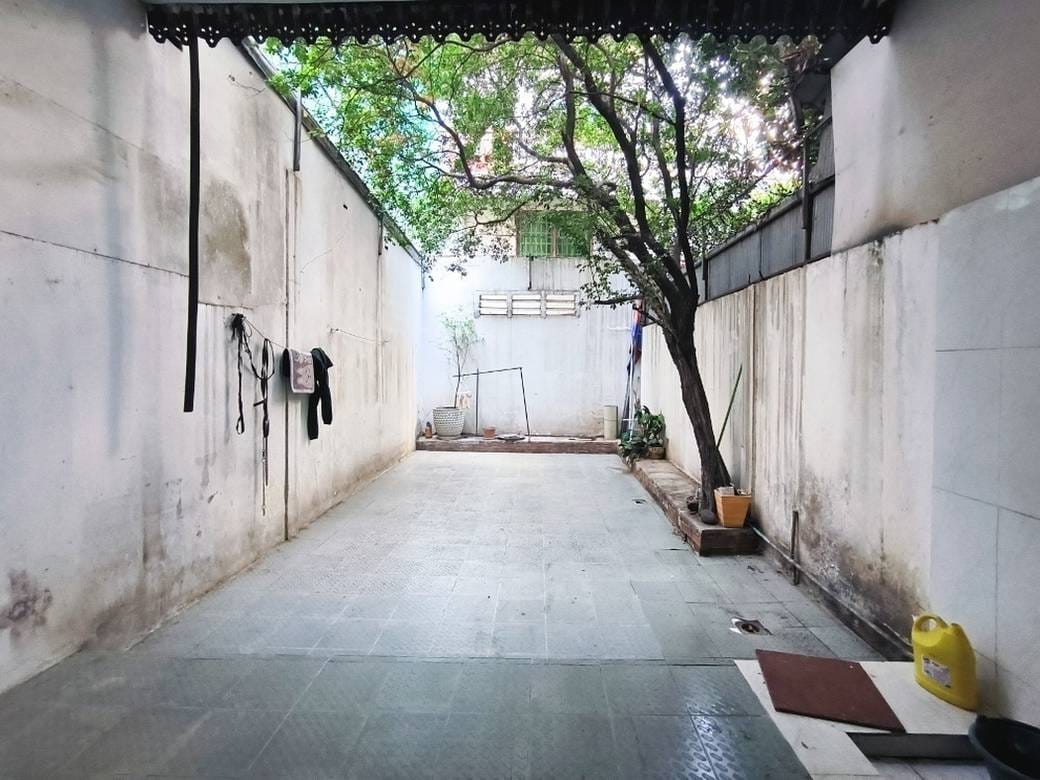 128平方米土地面积的店屋出租