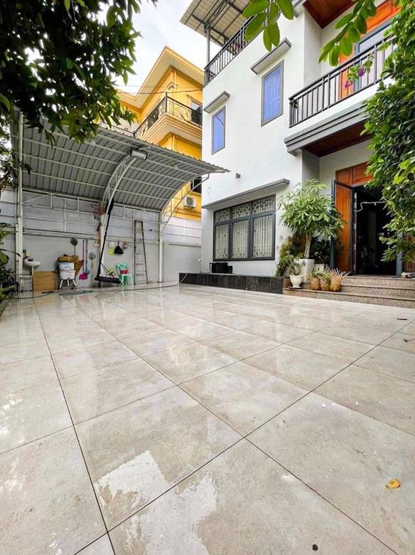 វីឡា តម្លៃ $1,200