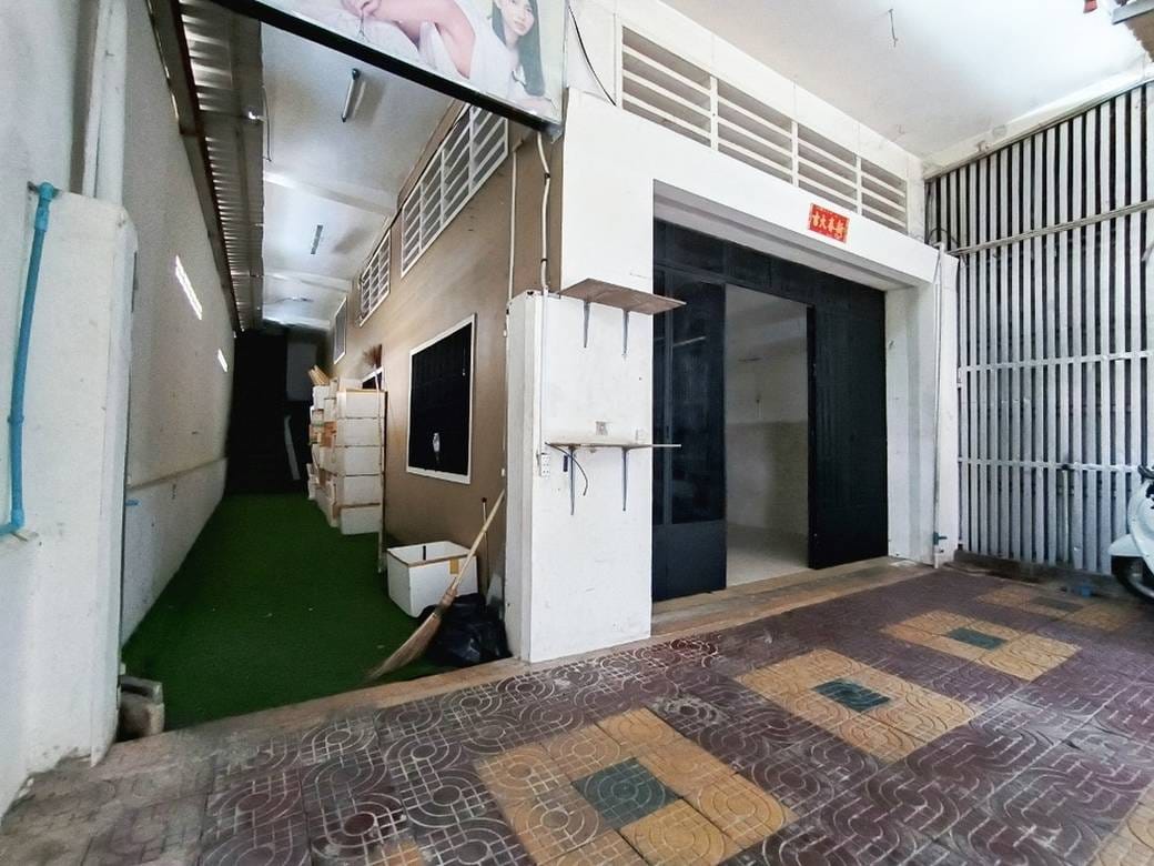 $2,500 店屋