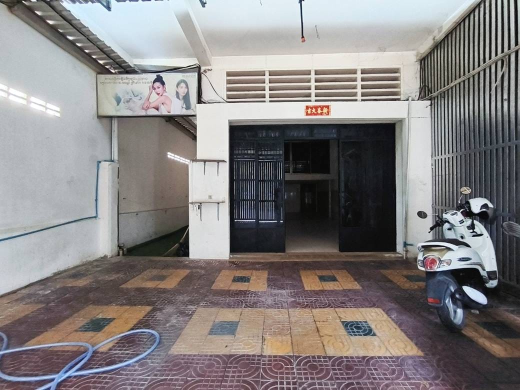 120平方米土地面积的店屋出租