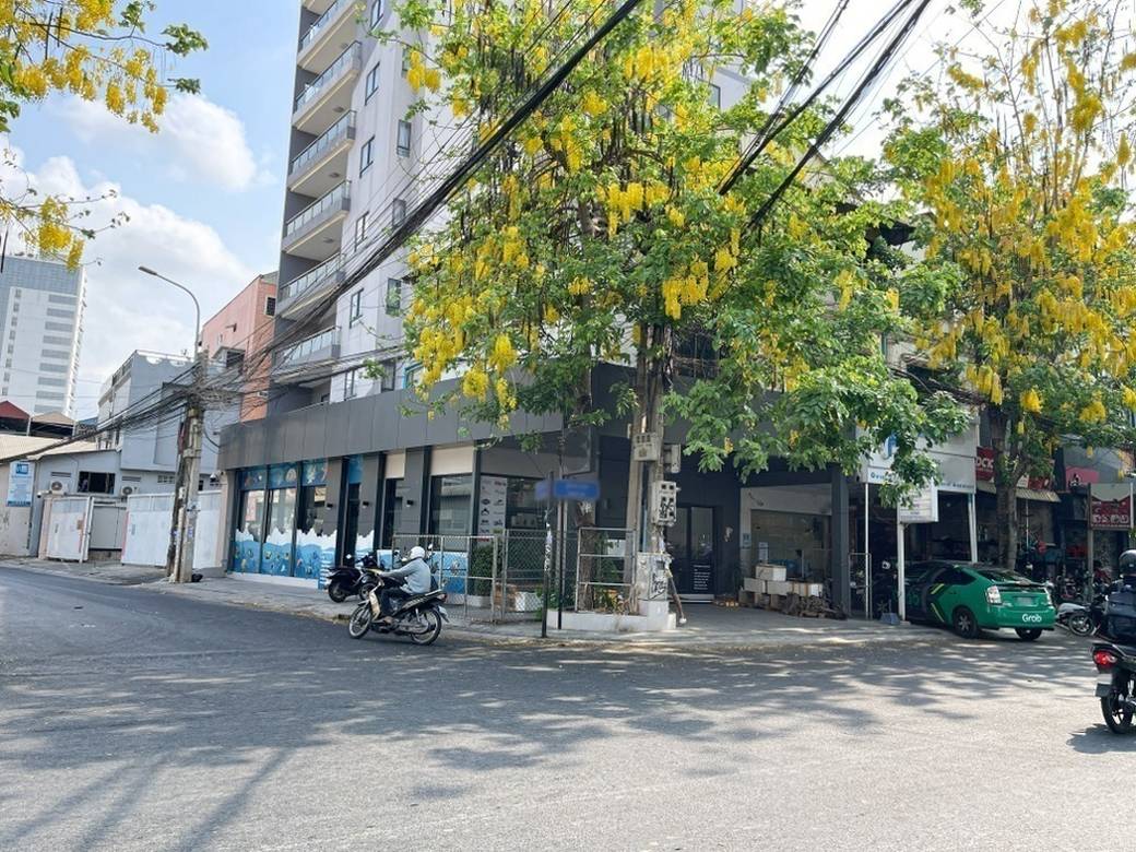 $2,300 Shophouse