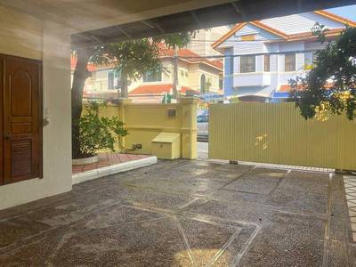 300 sqm Land Size Vila K pronájmu