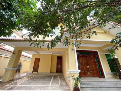 $2,500 Villa