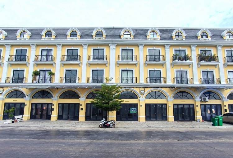 Shophouse For Rent in Chroy Changvar, Phnom Penh