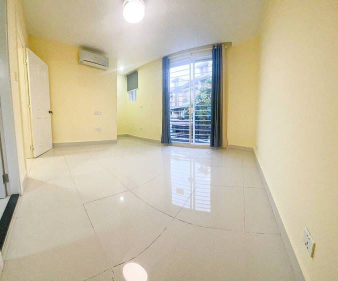 3 Bedrooms Řadový dům K pronájmu for $600