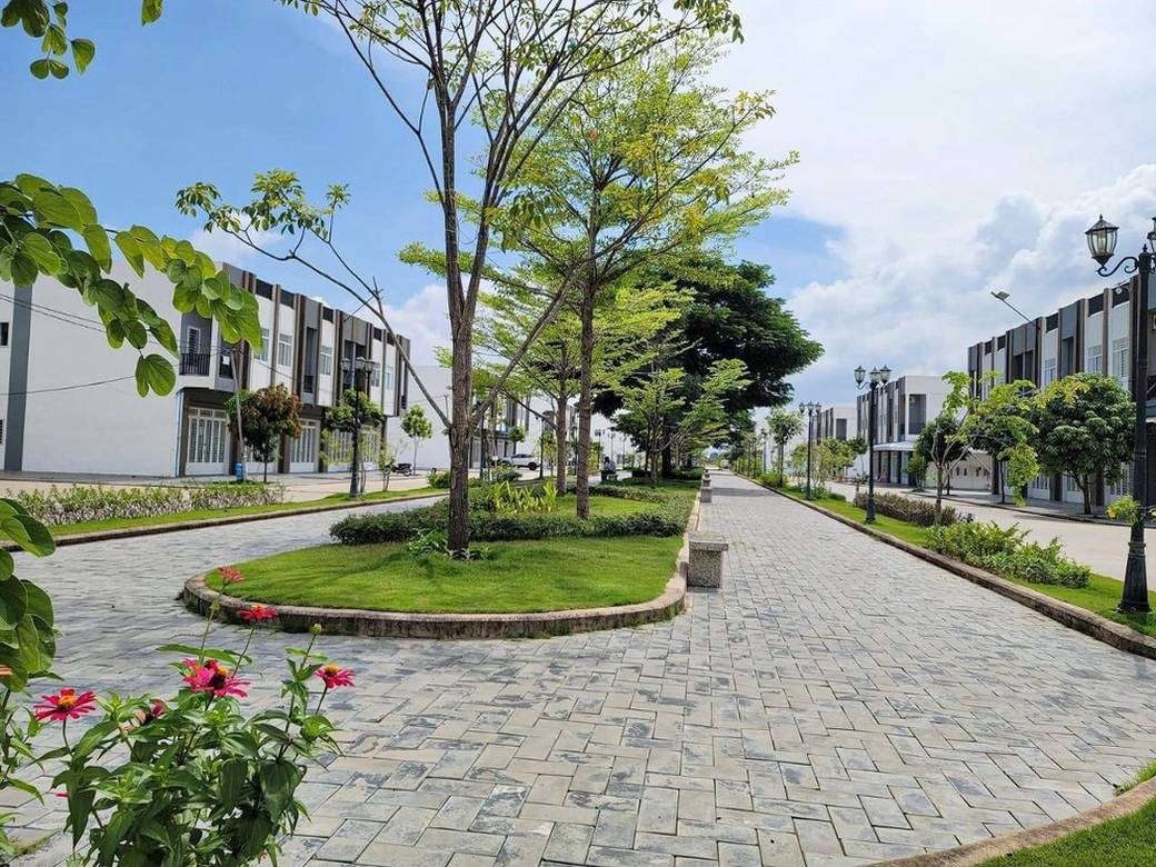 83.85 sqm Land Size Shophouse Na prodej