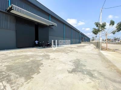 Entrepôt À louer de 1,200 m² de terrain