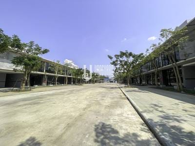 CommercialShophouse สำหรับเช่า พื้นที่ใช้สอย 240 ตร.ม. ใน Chbar Ampov