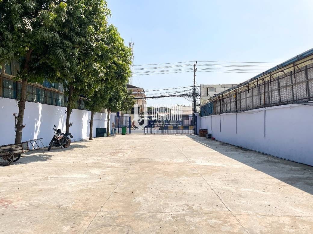 Склад Для Аренды with 8 Parking Space