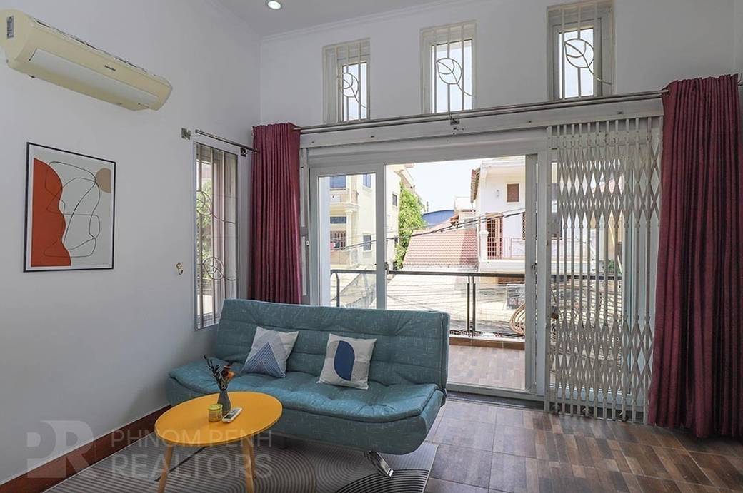 $350 Flat House