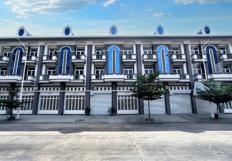 Chroy Changvar, Phnom Penh에 있는 상가주택 매매