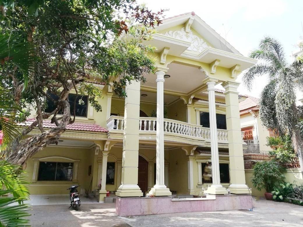 $3,654,000 Villa