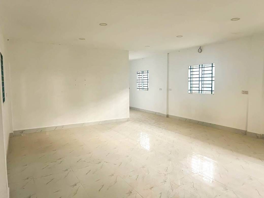 Por Sen Chey仓库出租，价格$3,200