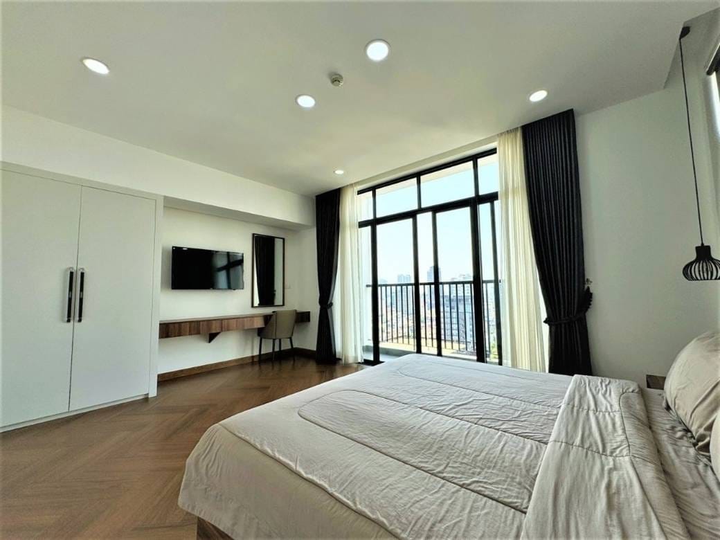Apartment For Rent with 1 Parking Space