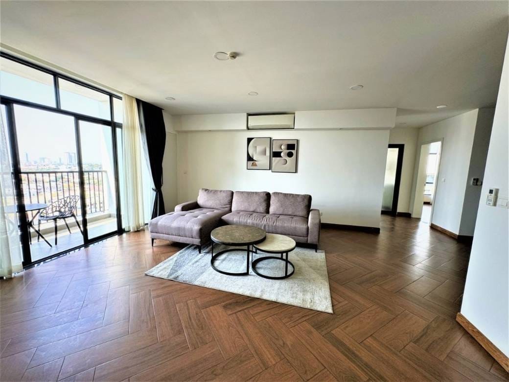 $3,000 Flat