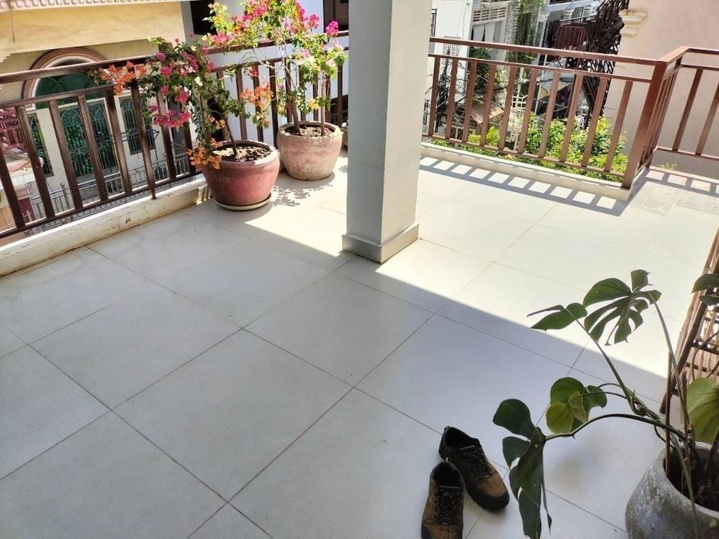 100 sqm Living Size Apartmán K pronájmu in Daun Penh