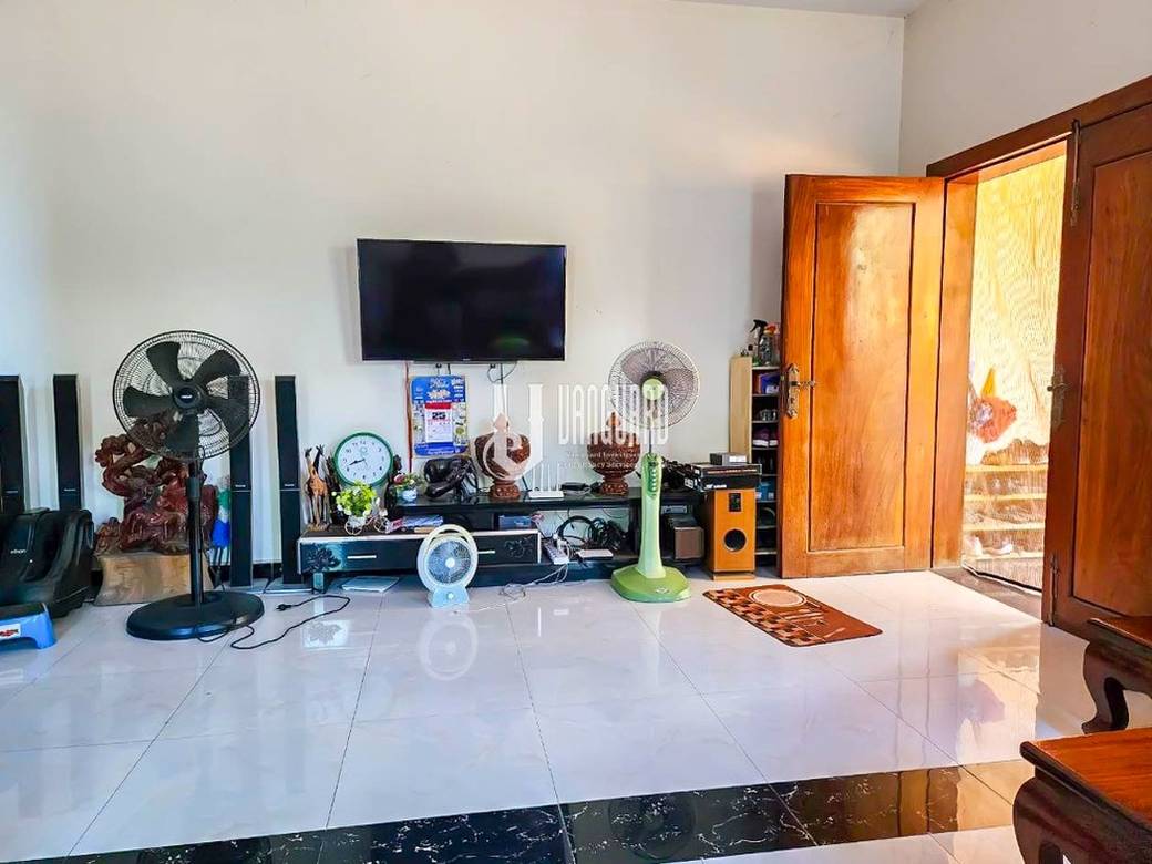 $8,000 Vila