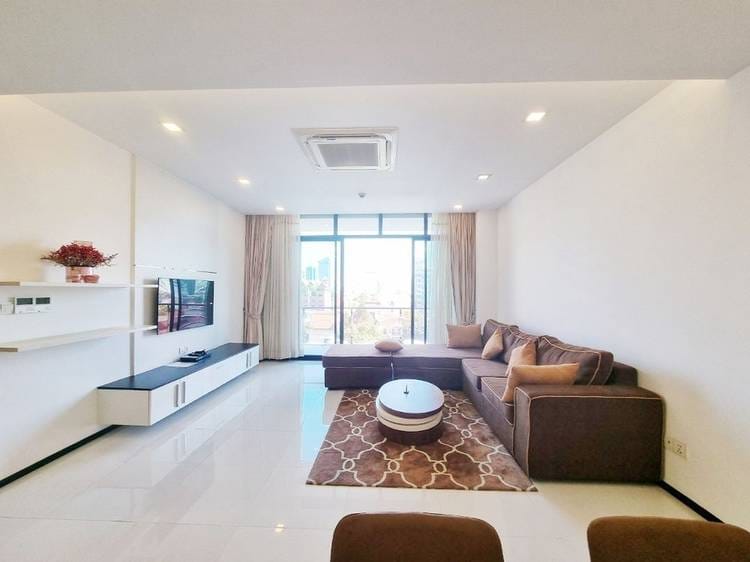 Chakto Mukh, Daun Penh, Phnom Penh的平房出租