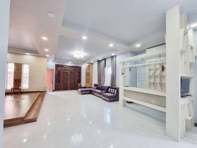 $1,500,000 Vila
