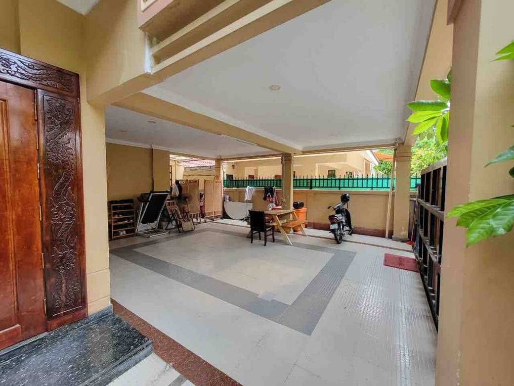 352 sqm Living Size Villa For Sale in Sen Sok