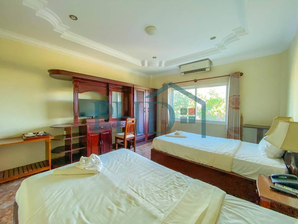 Hotel For Rent with 1 Parking Space