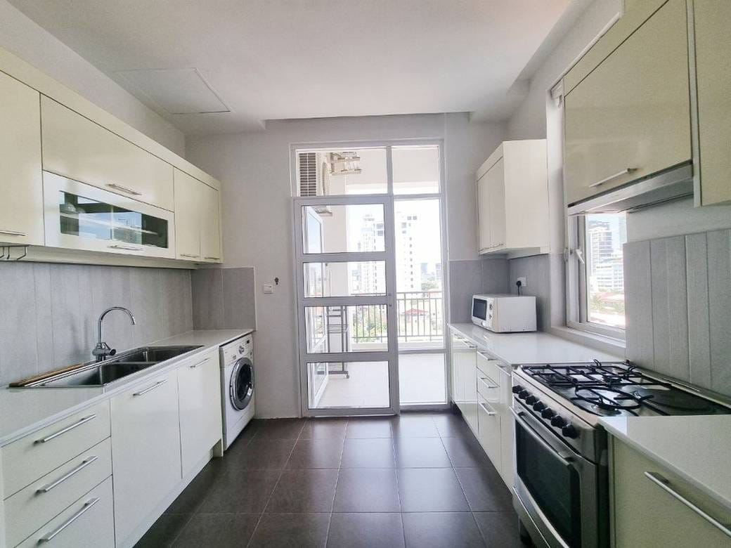Apartmán K pronájmu with 1 Parking Space